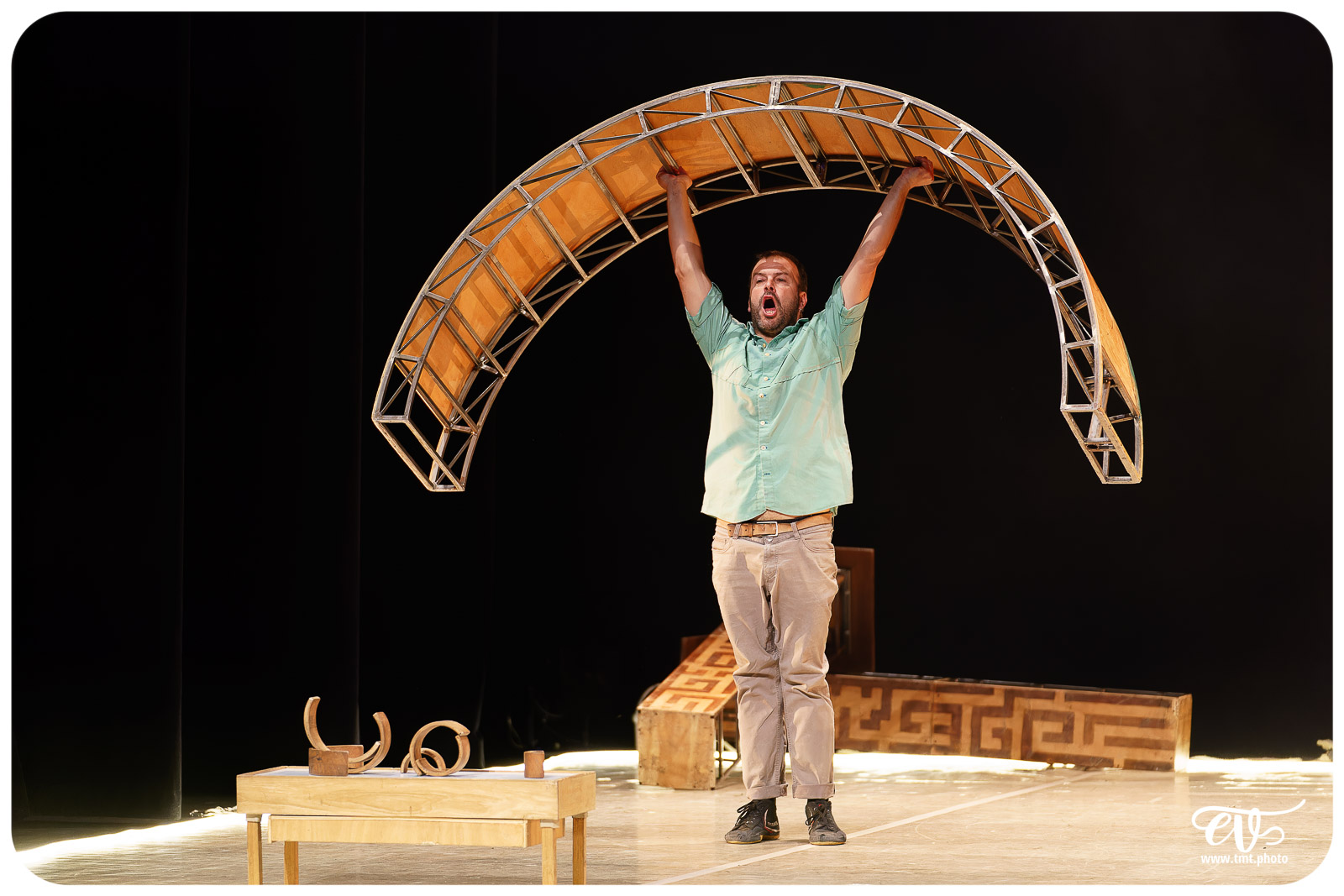 ESENCIAL (VAIVEN CIRCO)